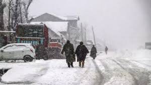 Snowfall disrupts life in J&K, flight services suspended