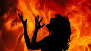 Youth kills girl by setting her afire in Andhra Pradesh