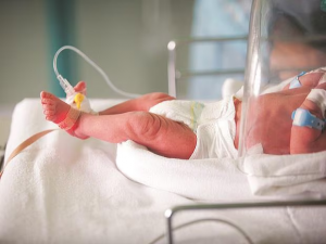 Pregnant woman forced to deliver outside hospital, baby dies shortly after birth in Sidhi