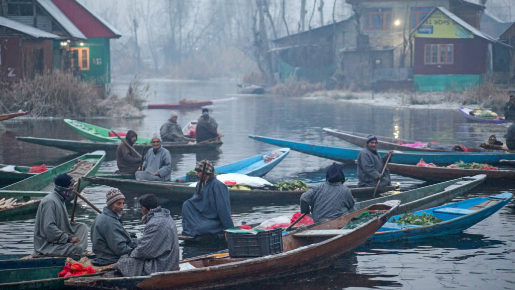 Srinagar freezes at minus 6.2 degrees Celsius, season's lowest so far