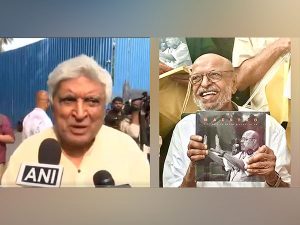Javed Akhtar paid tribute to Shyam Benegal