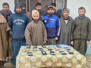 30 missing smart phones recovered by police in J&K’s  Kulgam