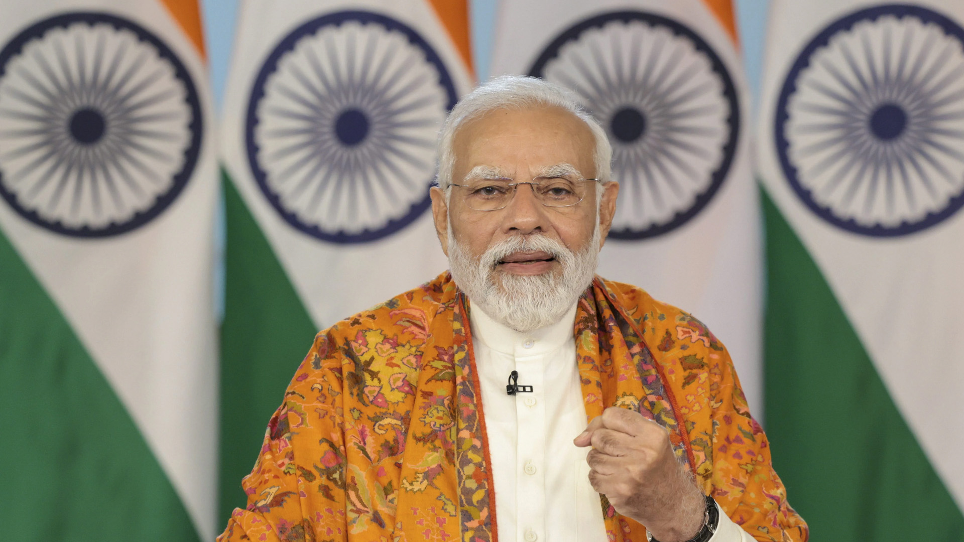 Celebrate 75 glorious years of being a Republic, bow to all great women and men: PM Modi