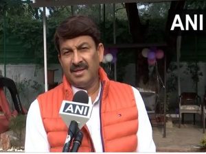AAP winning elections with the help of Bangladeshi infilitrators:  Manoj Tiwari