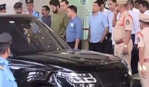 Allu Arjun visits Hyderabad hospital to meet injured boy