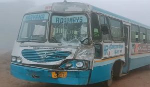 Bus Dumper Collision in Hisar, passengers narrowly escaped