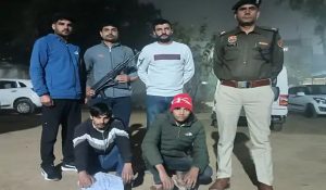 Two arrested for stealing mobiles worth 12 lakhs in Nuh,15 phones and car recovered