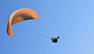 Hyderabad tourist dies during paragliding in kullu, pilot injured