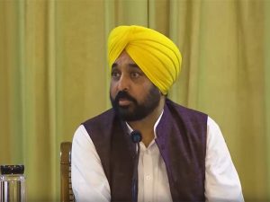 Punjab CM alleges poll panel for overlooking open money distribution of BJP