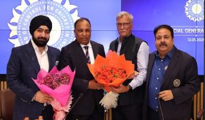 Roger Binny congratulates newly elected BCCI office-bearers