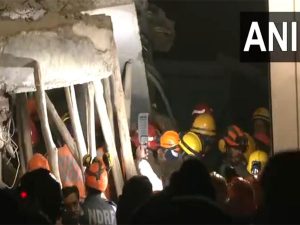 Delhi building collapse: Ten people resuced so far, rescue ops on