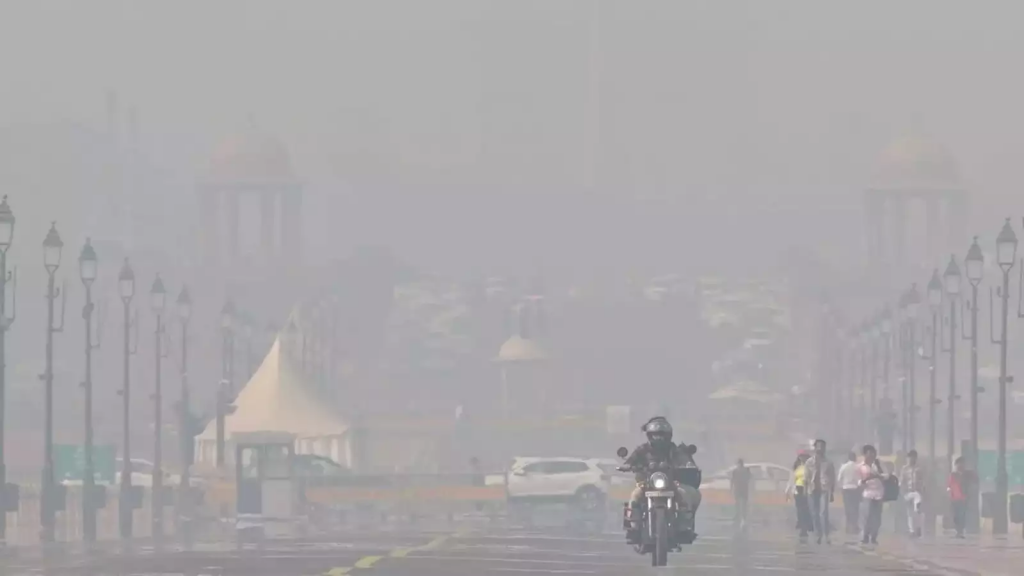 Delhi enveloped in thick fog as temperatures plunge; air quality deteriorates