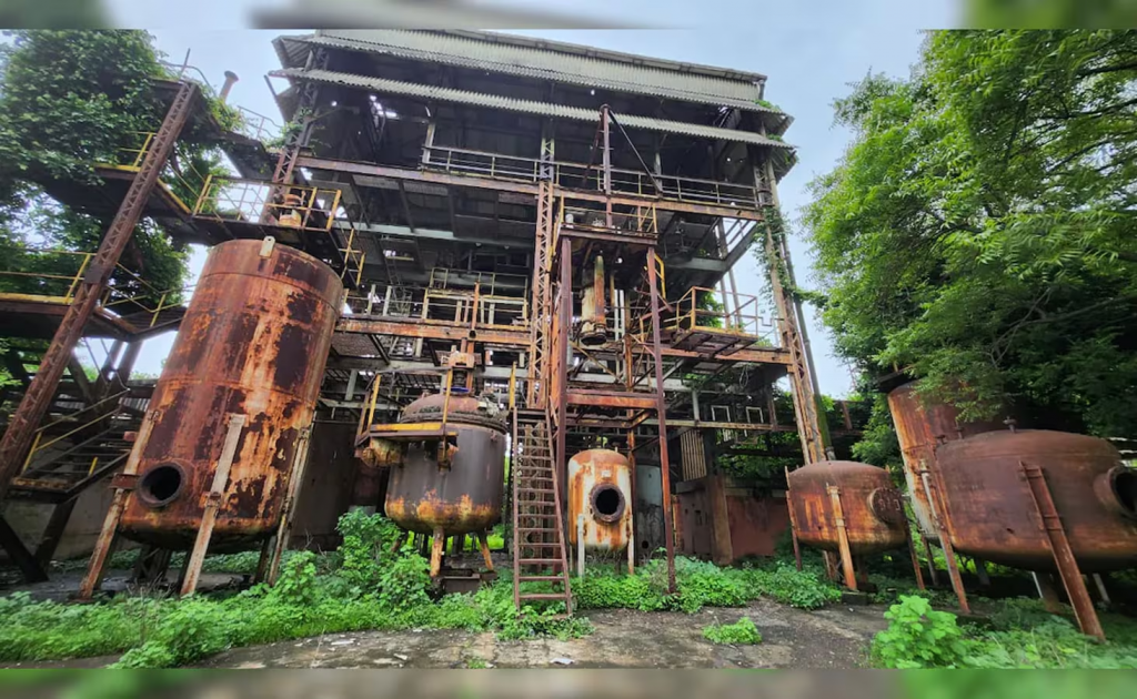 Bhopal gas tragedy waste containers parked in Pithampur for 24 hrs, bandh called today