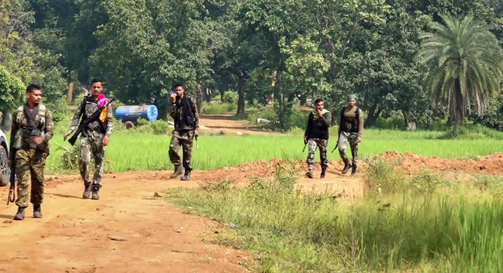 Four Maoists and cop killed in encounter in Bastar, Chhattisgarh