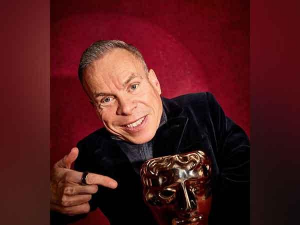 ‘Harry Potter’ actor Warwick Davis to receive BAFTA’s Fellowship Award