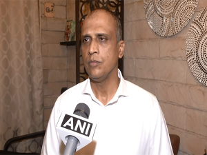 Suit-boot ki sarkar: Clyde Crasto criticises BJP ahead of Union Budget