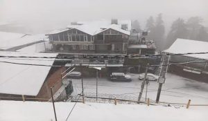 Snowfall hits Himachal’s higher regions: slippery conditions in Atal Tunnel; heavy snowfall alert for today