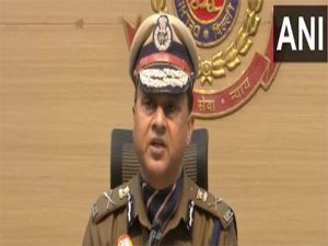 Delhi polls: 25 FIRs registered in last 24 hours in connection with MCC voilations