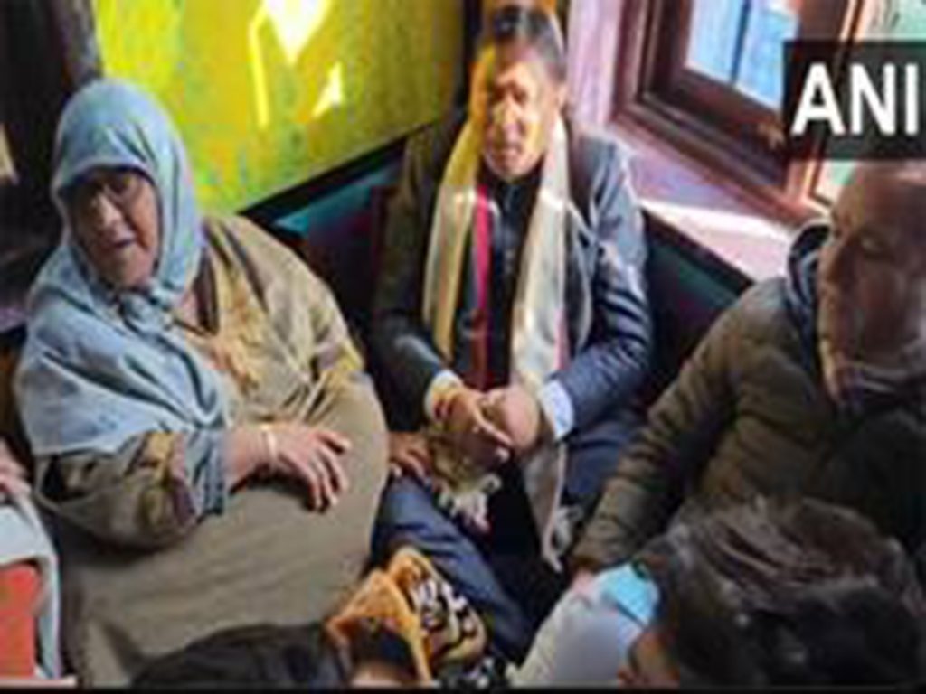 BJP leaders visit family of slain ex-serviceman in J-K's Kulgam