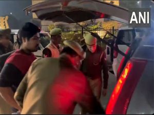 Security increased along border areas in Delhi ahead of polls