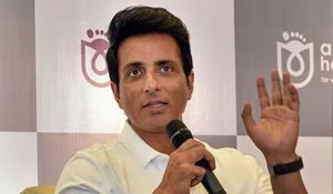 Breaking: Actor Sonu Sood arrives at ED office in Delhi
