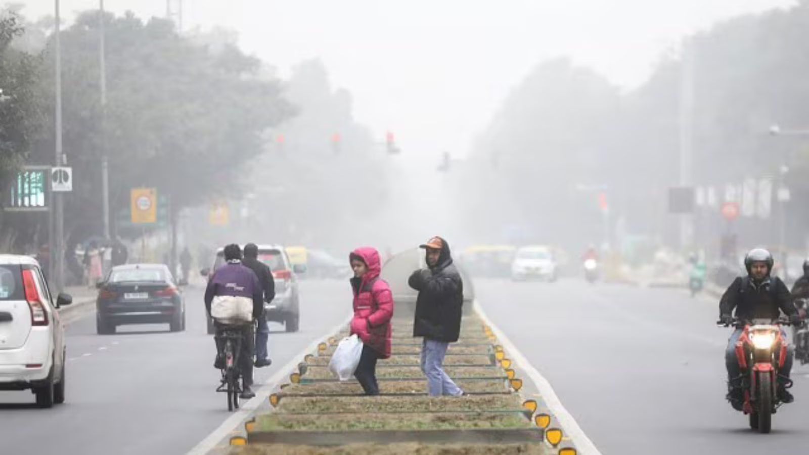 Dense Fog Plagues Punjab and Chandigarh; Temperatures Drop as Rain Alert Issued