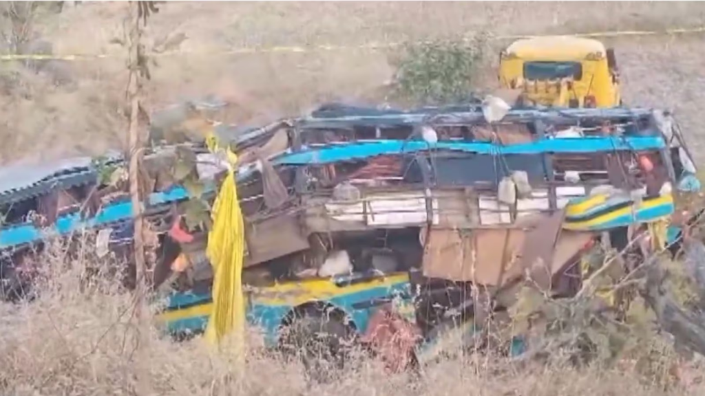 Five pilgrims killed, 17 injured as bus falls into gorge in Gujarat