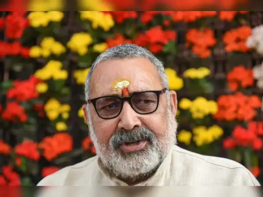 "Choron ko sab najar aate hain chor...": Union Minister Giriraj Singh attacks Tejashwi Yadav