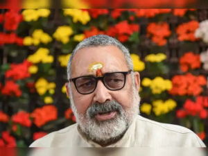 “Choron ko sab najar aate hain chor…”: Union Minister Giriraj Singh attacks Tejashwi Yadav