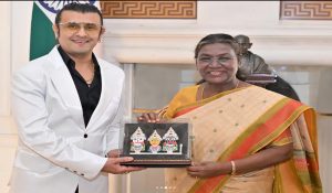 Sonu Nigam meets President of India Droupadi Murmu, performs at President’s Estate