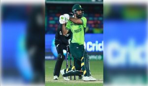 Hafeez slams Pakistan’s decision to risk injured Fakhar in opener against NZ