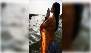 Rasha Thadani share glimpse of taking holy dip, praying at Maha Kumbh