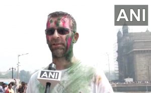 Foreign tourists celebrates Holi in Mumbai