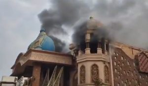 Gurugram: Massive fire breaks out in entertainment center in sector 29, work underway to control fire