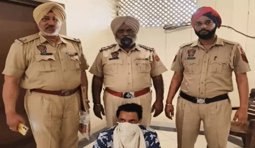 Two smugglers arrested with 13 kg of poppy husk, 220 intoxicant pills in Ludhiana