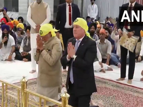 PM Modi, his New Zealand counterpart Christopher Luxon pay obeisance in Gurdwara Rakab Ganj Sahib