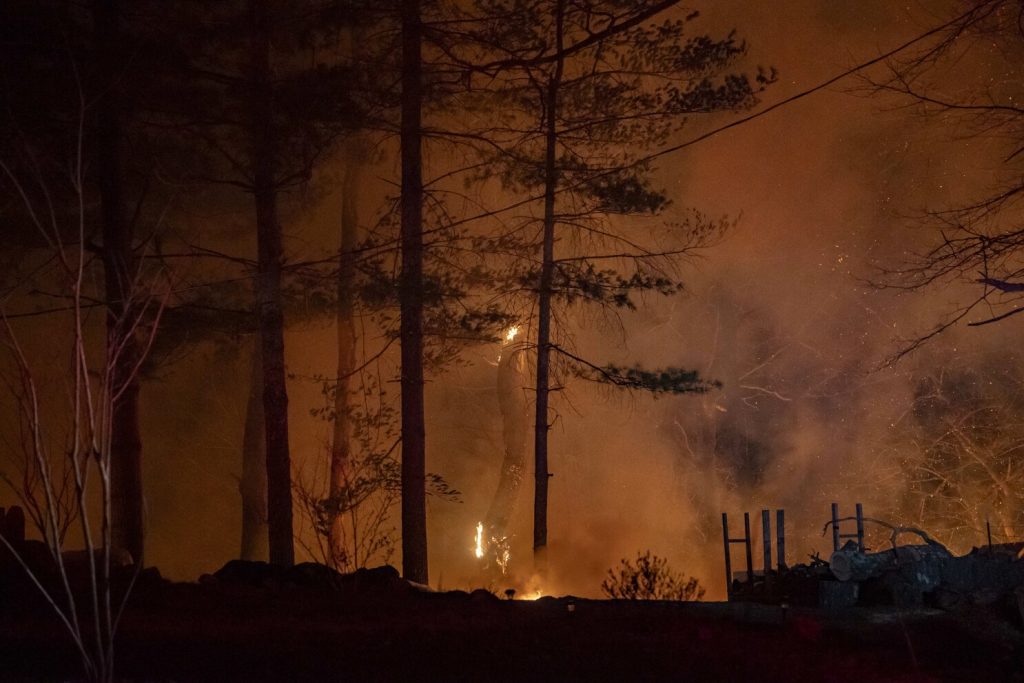 US wildfires lead to evacuations as dozens of homes burnt in Carolinas