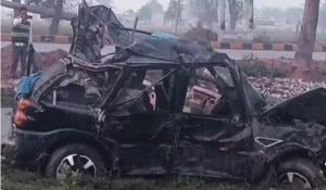 Car overturns in Fatehabad after colliding in divider, three died