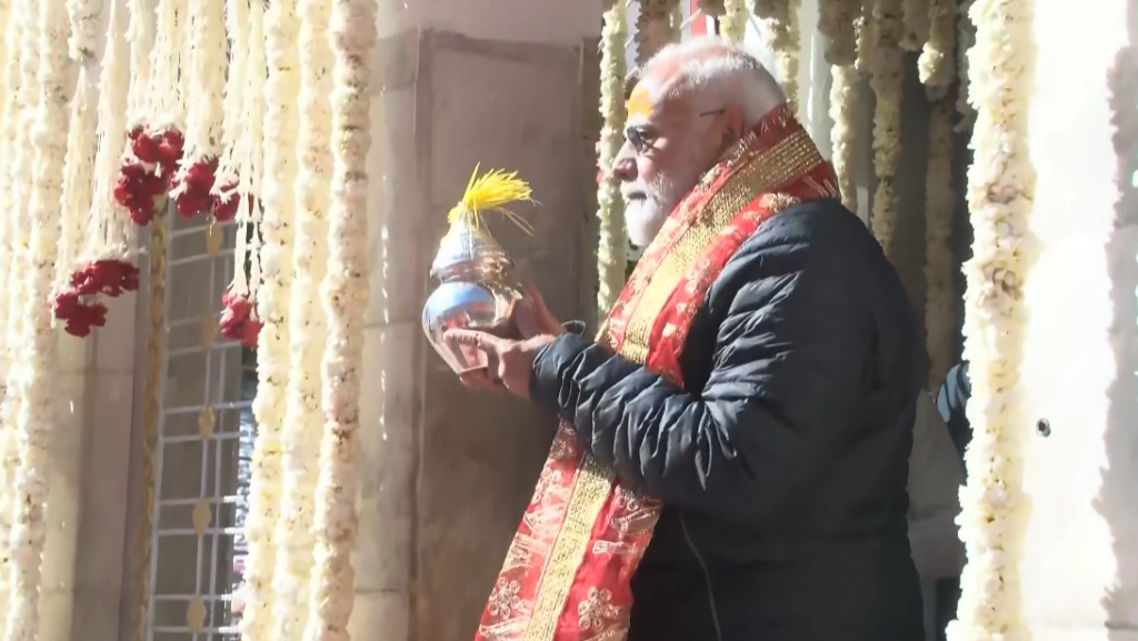 PM Modi offers prayers at winter seat of Ganga in Mukhwa