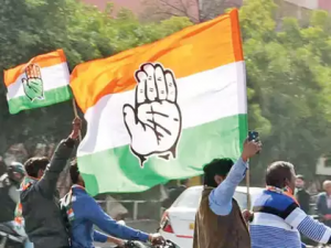Half-a-dozen Cong workers injured as protest stage collapses in Bhopal