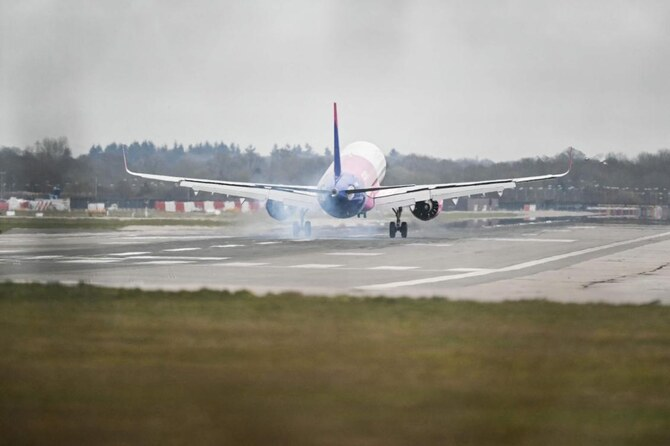 Flights resume at Heathrow after power outage forced closure of Europe’s busiest airport