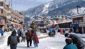 Manali-Mandi highway reopens after 12 hours: Power cut in Manali lasts 50 hours