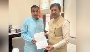 HP Rajya Sabha MP Dr Sikandar Kumar meets Union Minister Nitin Gadkari, discussion on construction of tunnel