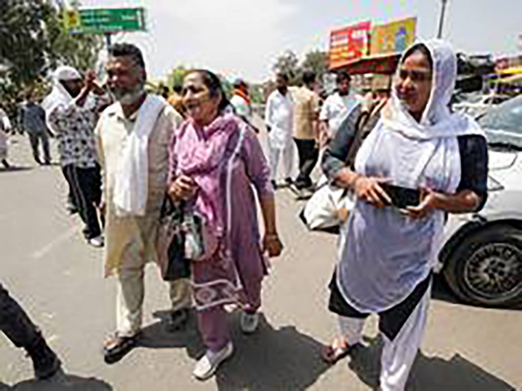 537 Pakistani nationals leave India through Attari Border in three days