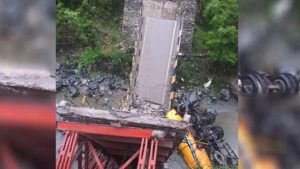 Kullu Bridge collapsed in Rampur; traffic affected