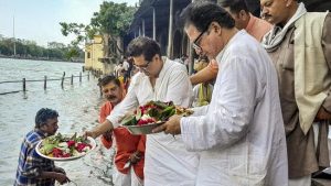 Manoj Kumar’s ashes immersed in Ganga at Haridwar
