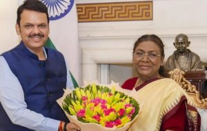 Maharashtra CM Devendra Fadnavis meets President Droupadi Murmu at Raj Bhavan