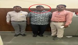 ACB nabbed traffic police head constable for taking Rs. 8,000 bribe