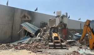 GMDA’s bulldozer runs on illegal encroachments in Gurugram: Slums and shops demolished in Sector 69