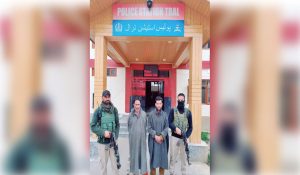 Two imposters posing as police officers arrested in Kashmir